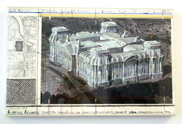 Wrapped Reichstag Berlin 1995 a