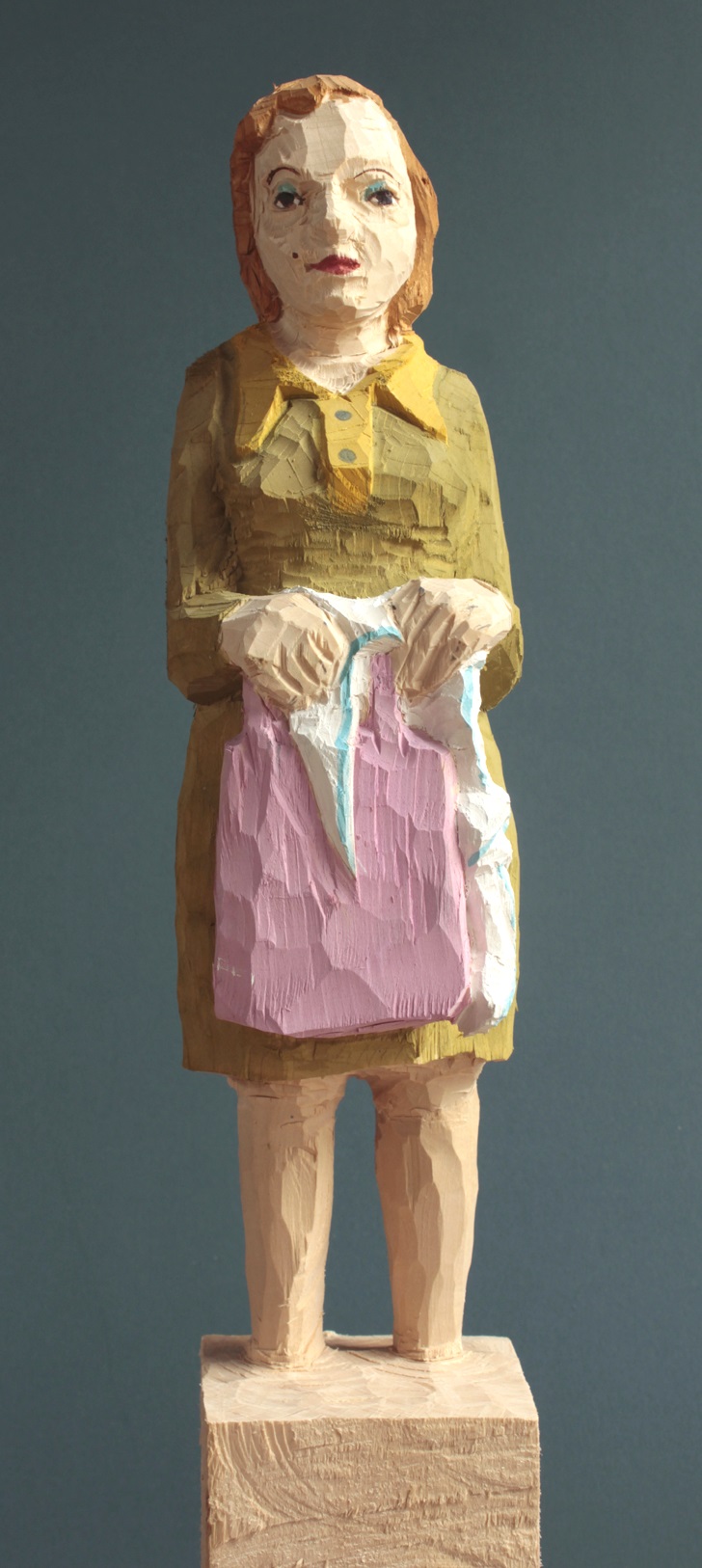 Edekafrau (924) mit Knoten im Taschentuch